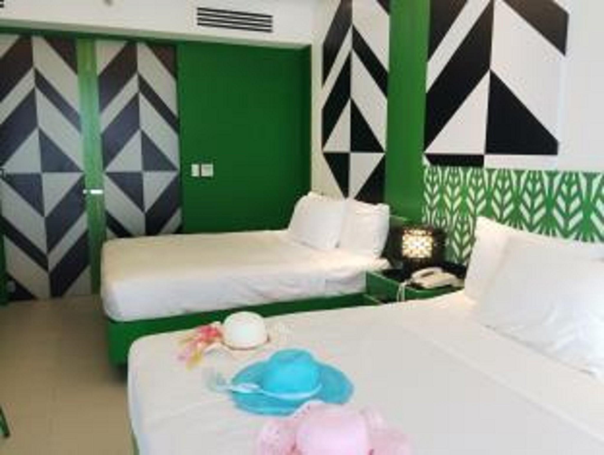 แอสตอเรีย เคอร์เรนต์ Hotel Manoc-Manoc ภายนอก รูปภาพ