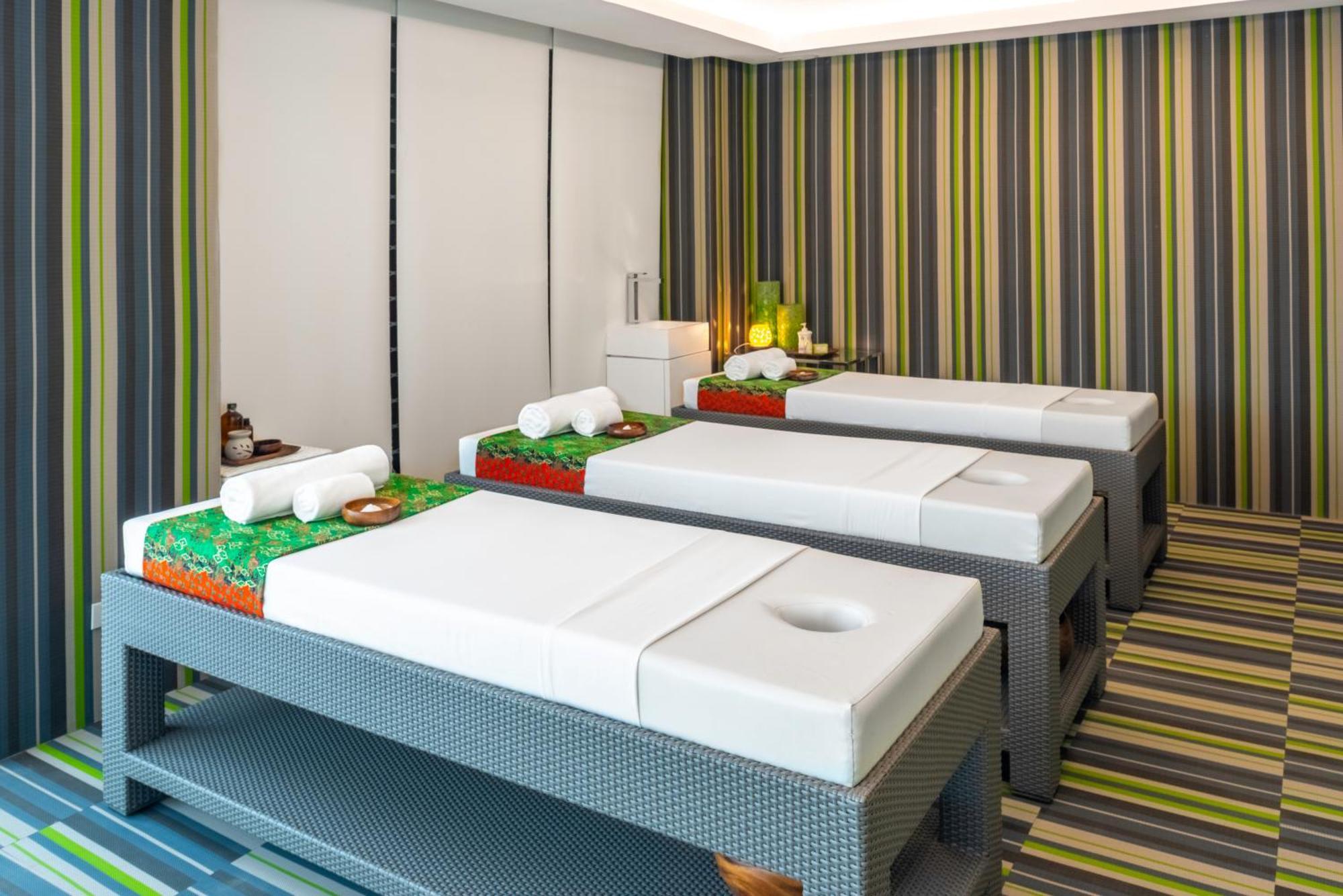 แอสตอเรีย เคอร์เรนต์ Hotel Manoc-Manoc ภายนอก รูปภาพ