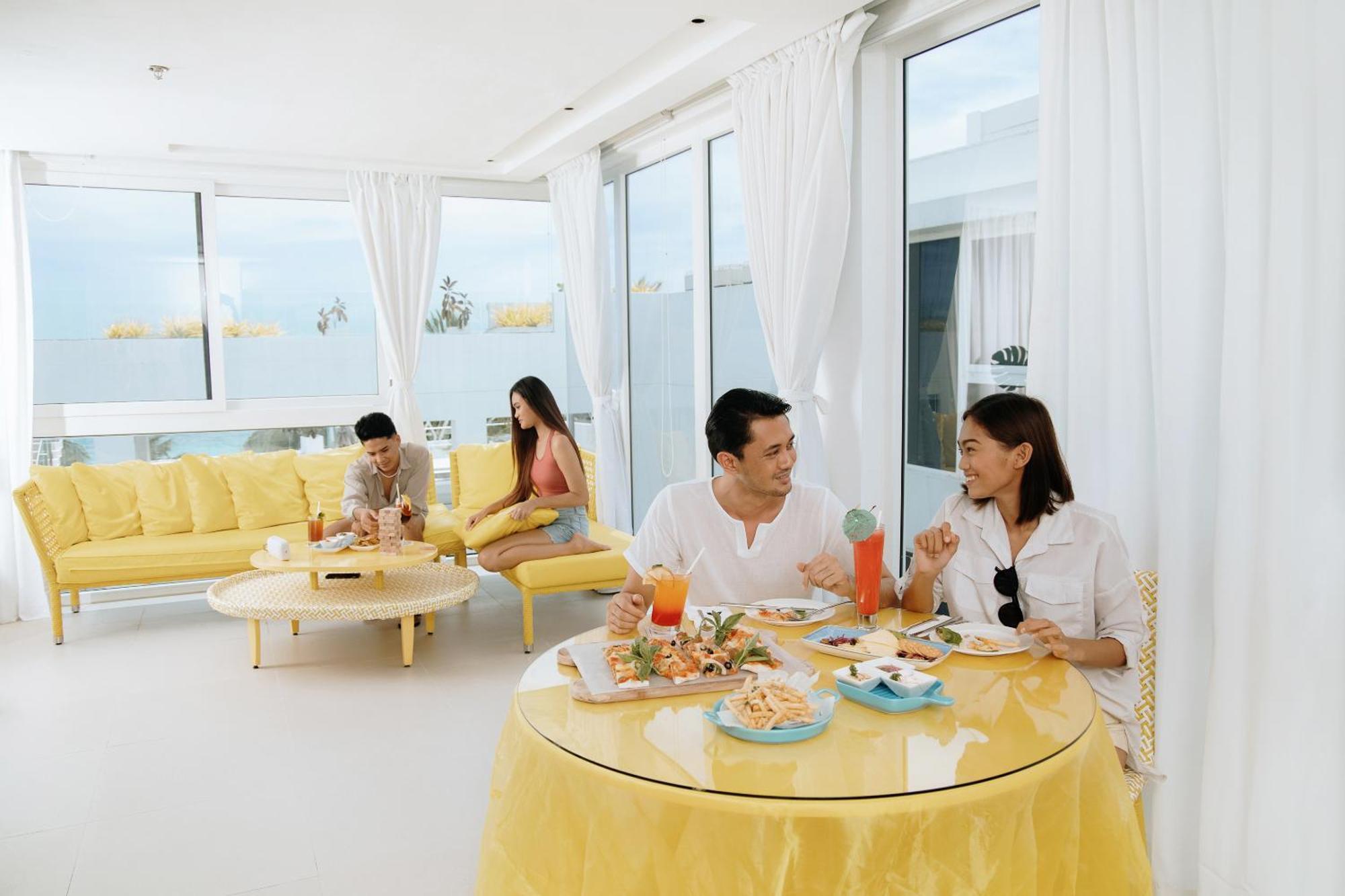 แอสตอเรีย เคอร์เรนต์ Hotel Manoc-Manoc ภายนอก รูปภาพ