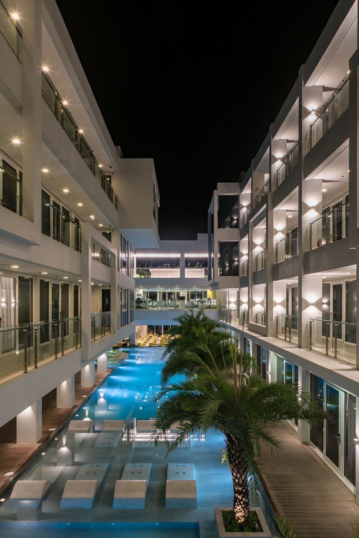 แอสตอเรีย เคอร์เรนต์ Hotel Manoc-Manoc ภายนอก รูปภาพ