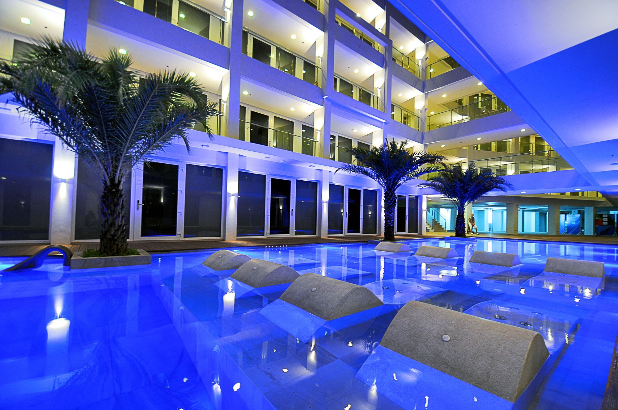 แอสตอเรีย เคอร์เรนต์ Hotel Manoc-Manoc ภายนอก รูปภาพ